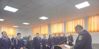 Polițiști avansați în grad de Ziua Poliției