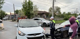 Trei masini serios avariate, din cauza unei soferite neatente