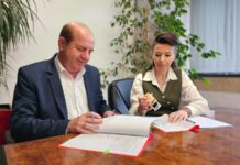 Primarul Victor Drăgușin a semnat contractul de achiziție publică pentru dotarea cu mobilier a unităţilor de învăţământ din Alexandria