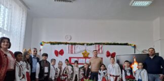 Moș Crăciun a ajuns mai devreme la copiii din Nanov/ Adrian Ghene: “Împreună facem sărbătorile mai frumoase pentru cei mici!”