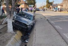 Dosar penal deschis în cazul unui accident rutier la Smârdioasa/ Unul dintre șoferi se urcase la volan fără permis