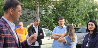 Primele eco-insule digitalizate din Alexandria, prezentate locuitorilor. Octavian Teodorescu: „Ne-am întâlnit cu oamenii și am testat împreună modul de utilizare”